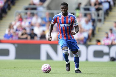 Kristal Saray 'dan Marc Guhi Premier Lig maçı sırasında top üzerinde. Crystal Palace, Nottingham Forest' a karşı. Selhurst Park, Londra, Birleşik Krallık, 24 Ağustos 2025