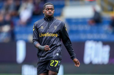 Sunderland 'dan Noah Sadiki, 23 Ağustos 2025' te Burnley ile Sunderland arasında oynanan Premier Lig karşılaşması öncesinde ısınıyor.