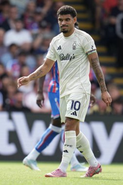 Nottingham Ormanı 'ndan Morgan Gibbs-White Premier League maçı sırasında Kristal Saray, Nottingham Ormanı' na karşı Selhurst Park, Londra, Birleşik Krallık, 24 Ağustos 2025