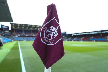Burnley köşe bayrağı Premier Lig karşılaşması öncesinde Burnley, Sunderland 'a karşı Turf Moor, Burnley, İngiltere, 23 Ağustos 2025