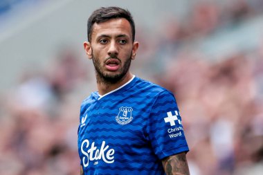 Everton 'dan Dwight McNeil, İngiltere' nin Liverpool şehrindeki Hill Dickinson Stadyumu 'nda oynanan Everton-Brighton ve Hove Albion Premier League maçına bakıyor.