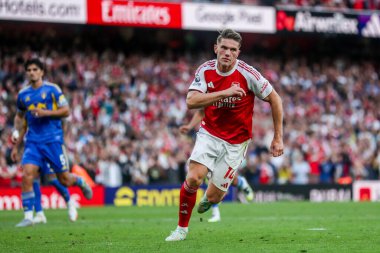 Arsenal 'den Viktor Gyokeres, 23 Ağustos 2025' te İngiltere 'nin başkenti Londra' daki Emirates Stadyumu 'nda oynanan Premier League maçında 5-0' lık galibiyetini kutluyor.