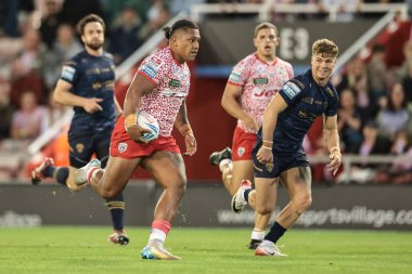 Leigh Leoparları 'ndan Fanitesi Niu, 22 Ağustos 2025' te Leigh Spor Köyü, Leigh, Birleşik Krallık 'ta oynanan Betfred Süper Lig 23. Raundda Leigh Leopards - Salford Red Devils maçına gidiyor.