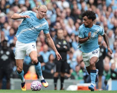 Manchester City ile Tottenham Hotspur arasındaki Premier Lig maçında Manchester City 'den Rico Lewis' in yardımıyla 23 Ağustos 2025 'te Etihad Stadyumu' nda top Erling Haaland 'a geçti.