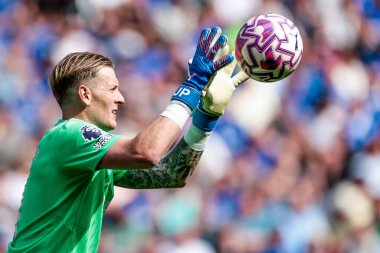 Everton 'dan Jordan Pickford, İngiltere' nin Liverpool şehrindeki Hill Dickinson Stadyumu 'nda oynanan Everton ve Hove Albion Premier Lig maçında kurtarıyor.