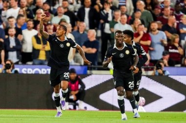 Chelsea 'li Joao Pedro, 22 Ağustos 2025' te Londra 'daki Londra Stadyumu' nda oynanan Premier League maçında 2-2 'lik galibiyet golünü kutluyor.