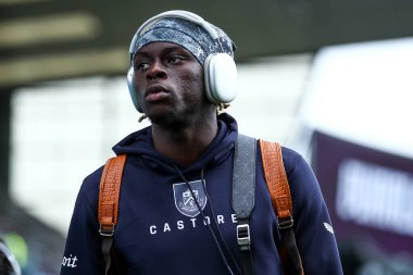 Burnley 'den Loum Tchaouna, 23 Ağustos 2025' te Burnley ile Sunderland arasındaki Premier League maçı öncesinde stadyuma geldi.