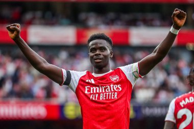 Arsenal 'den Bukayo Saka, 23 Ağustos 2025' te İngiltere 'nin başkenti Londra' daki Emirates Stadyumu 'nda oynanan Premier League maçında 2-0' lık galibiyet golünü kutluyor.