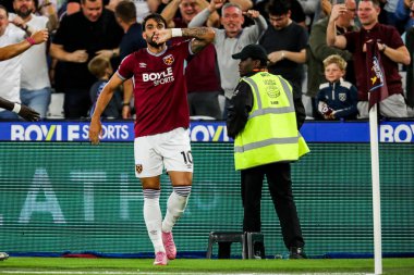 West Ham United takımından Lucas Paqueta, 22 Ağustos 2025 'te Londra' daki Londra Stadyumu 'nda oynanan Premier League maçında 1-0' lık galibiyet golünü kutluyor.