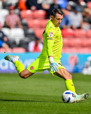 Fleetwood Town 'dan Jay Lynch Gökyüzü İddia Ligi 2 maçında Fleetwood Town, Oldham Athletic' e karşı Highbury Stadyumu, Fleetwood, Birleşik Krallık, 23 Ağustos 2025