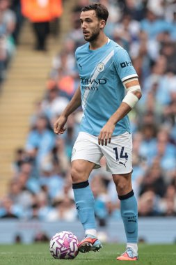 Manchester City 'den Nico Gonzalez Premier Lig maçında topu alarak Manchester City' ye karşı Tottenham Hotspur 'a karşı Etihad Stadyumu, Manchester, 23 Ağustos 2025