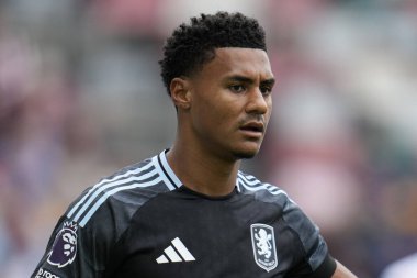Aston Villa takımından Ollie Watkins Premier Lig maçında Brentford - Aston Villa maçı sırasında Gtech Community Stadyumu, Londra, 23 Ağustos 2025