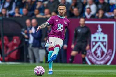 Burnley 'den Quilindschy Hartman Premier Lig maçında topu geçti Burnley - Sunderland Turf Moor, Burnley, Birleşik Krallık, 23 Ağustos 2025