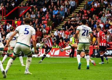 Sheffield United takımından Gustavo Hamer, 23 Ağustos 2025 'te Bramall Lane, Sheffield, İngiltere' de oynanan Sheffield United-Millwall maçında gol atma şansı yakaladı.