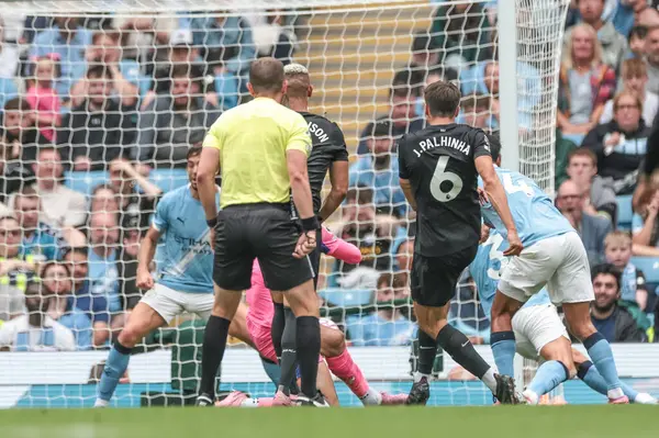 Tottenham Hotspur 'dan Joao Palhinha Premier Lig maçında Manchester City ile Tottenham Hotspur arasında 23 Ağustos 2025' te Etihad Stadyumu 'nda 0-2 berabere kaldı.