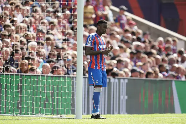 Kristal Saray 'dan Marc Guhi Premier Lig maçı sırasında Nottingham Ormanı' na karşı Kristal Saray, Selhurst Park, Londra, 24 Ağustos 2025