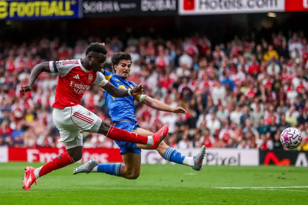 Arsenal 'den Bukayo Saka Premier Lig maçında 2-0 önde gidiyor. Arsenal - Leeds United - Emirates Stadyumu, Londra, 23 Ağustos 2025