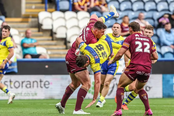 Warrington Wolves 'dan Sam Stone, Huddersfield Giants' ın Betfred Süper Lig 23. Raundu 'nda Joe Greenwood tarafından Accu Stadyumu' nda oynanan Huddersfield Giants - Warrington Wolves maçında yenildi.