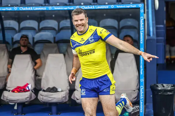 Warrington Wolves takımından Lachlan Fitzgibbon, 24 Ağustos 2025 'te İngiltere' nin Accu Stadyumu 'nda oynanan 23. Huddersfield Giants vs Warrington Wolves maçında Warmups maçına çıkıyor.
