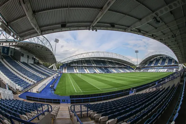 24 Ağustos 2025 'te Accu Stadyumu, Huddersfield, Birleşik Krallık' ta oynanan Betfred Süper Lig 23. Maçı öncesinde Accu Stadyumu 'nun genel bir görüntüsü Huddersfield Giants vs Warrington Wolves' a karşı.