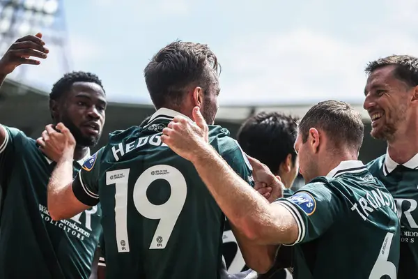 Blackburn Rovers takımından Hayden Carter, 23 Ağustos 2025 'te İngiltere' nin Hull şehrindeki MKM Stadyumu 'nda oynanan Sky Bet Şampiyonası maçında 0-1' lik galibiyetini kutluyor.