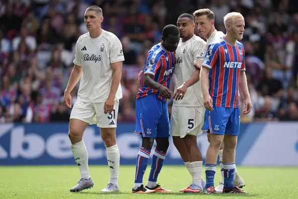 Premier Lig maçı sırasında Kristal Saray, Nottingham Ormanı 'na karşı Selhurst Park, Londra, 24 Ağustos 2025