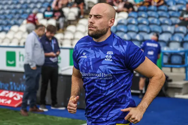Warrington Wolves takımından James Harrison, Betfred Süper Lig 23. Raundda oynanan Huddersfield Giants - Warrington Wolves maçında ısınma turunda 24 Ağustos 2025 'te Accu Stadyumu, Huddersfield, Birleşik Krallık' ta karşı karşıya geldi.