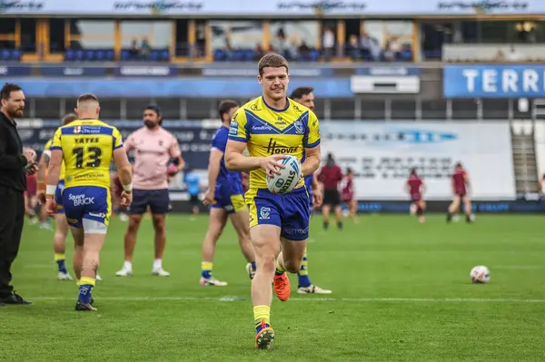 Warrington Wolves 'tan Jake Thewlis, Betfred Süper Lig 23. Raundda oynanan Huddersfield Giants' ın Warrington Wolves 'a karşı oynadığı maçta maç öncesi ısınma turunda, 24 Ağustos 2025' te Accu Stadyumu, Huddersfield, Birleşik Krallık