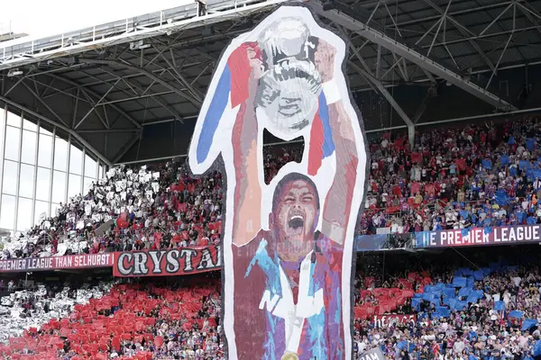 Kristal Saray Fa kupa kazananlar Premier Lig karşılaşmasında kristal saraya karşı Nottingham Ormanı, Selhurst Park, Londra, Birleşik Krallık, 24 Ağustos 2025