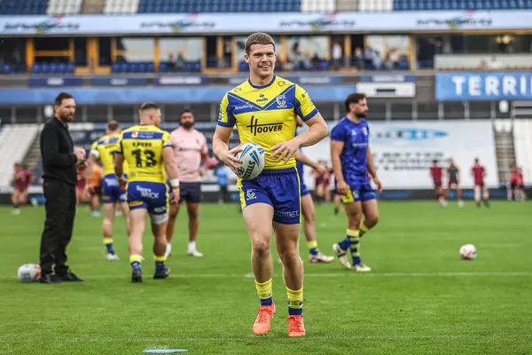Warrington Wolves 'tan Jake Thewlis, Betfred Süper Lig 23. Raundda oynanan Huddersfield Giants' ın Warrington Wolves 'a karşı oynadığı maçta maç öncesi ısınma turunda, 24 Ağustos 2025' te Accu Stadyumu, Huddersfield, Birleşik Krallık
