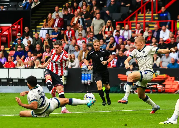 Sheffield United takımının oyuncusu Louie Barry, 23 Ağustos 2025 'te Bramall Lane, Sheffield, İngiltere' de oynanan Sheffield United-Millwall maçında gol atma şansı yakaladı.