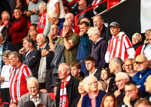 Sheffield United taraftarları, Sheffield United ile Millwall maçında Sheffield Lane, Sheffield, İngiltere 'de 23 Ağustos 2025' te karşı karşıya geldiler.