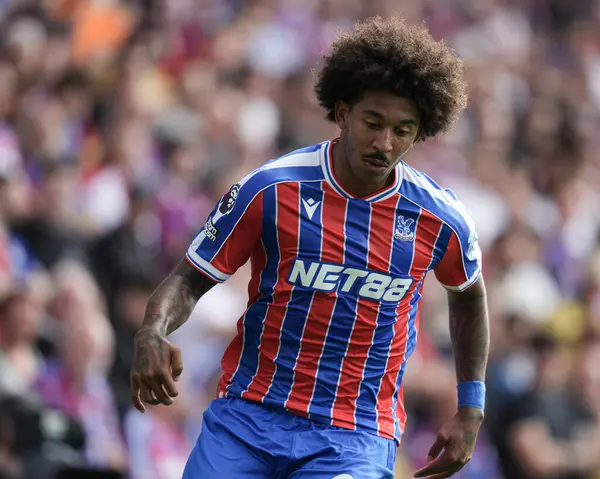 Kristal Saray 'dan Chris Richards Premier Lig maçı sırasında Kristal Saray, Nottingham Ormanı' na karşı Selhurst Park, Londra, 24 Ağustos 2025