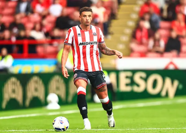 Sheffield United 'dan Ben Godfrey, 23 Ağustos 2025' te Sheffield United 'a karşı Bramall Lane, Sheffield, İngiltere' de oynanan maçta