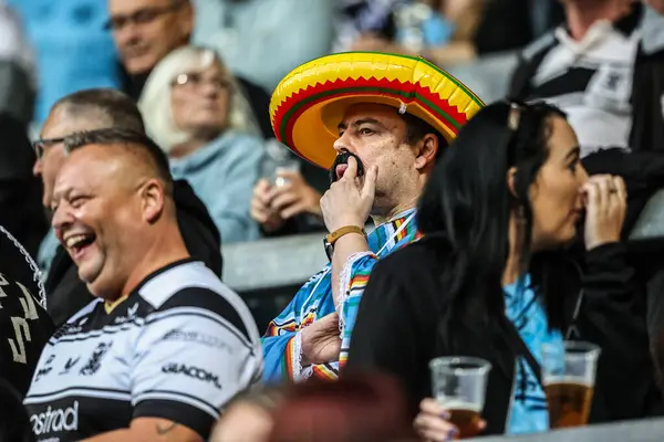 Hull FC taraftarları Betfred Süper Lig 23. turunda St Helens vs Hull FC ile Birleşik Krallık, St Helens Stadyumu, 22 Ağustos 2025