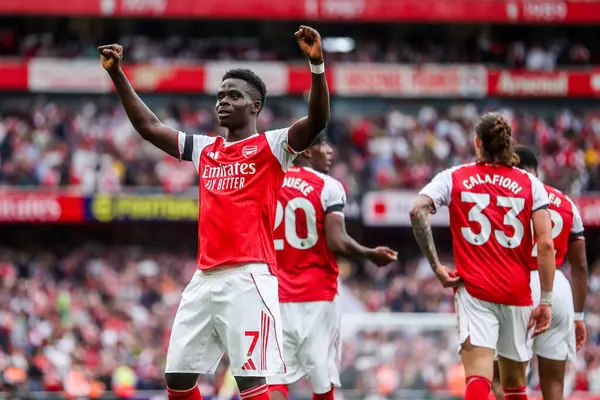 Arsenal 'den Bukayo Saka, 23 Ağustos 2025' te İngiltere 'nin başkenti Londra' daki Emirates Stadyumu 'nda oynanan Premier League maçında 2-0' lık galibiyet golünü kutluyor.