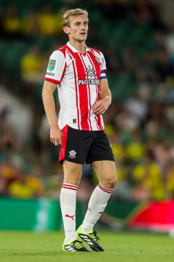 Southampton 'dan Flynn Downes, Carabao Kupası maçı sırasında Norwich City, Southampton' a karşı, Norwich Road, Norwich, Birleşik Krallık 'ta, 26 Ağustos 2025' te