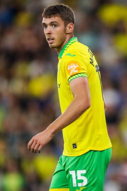 Norwich City 'den Ruairi Mcconville, 26 Ağustos 2025' te Norwich City ile Southampton arasında oynanan Carabao Kupası maçına bakıyor.
