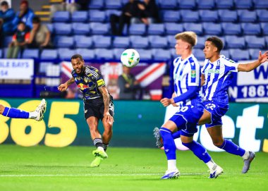 Leeds United takımından Lukas Nmecha, 26 Ağustos 2025 'te Hillsborough, Sheffield, İngiltere' de Çarşamba günü oynanan Carabao Kupası Sheffield-Leeds United maçında gol atma şansı yakaladı.