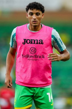 Norwich City 'den Ben Chrisene, Carabao Kupası maçı öncesinde ısınıyor Norwich City ile Southampton, Norwich Road, Norwich, İngiltere' de karşı karşıya, 26 Ağustos 2025