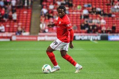 Barnsley 'den Reyes Cleary 26 Ağustos 2025' te Oakwell, Barnsley, İngiltere 'de oynanan Barnsley-Rotherham United maçında topa vuruyor.