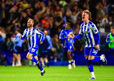 Sheffield 'li Barry Bannan, 26 Ağustos 2025' te İngiltere 'nin Sheffield kentinde Çarşamba günü oynanan Carabao Kupası karşılaşmasında takımının penaltı atışını kutluyor.