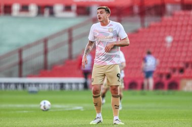 Rotherham United takımından Jordan Hugill, 26 Ağustos 2025 'te İngiltere' nin Oakwell kentinde oynanan Carabao Kupası Barnsley-Rotherham United maçında ısınma turunda...