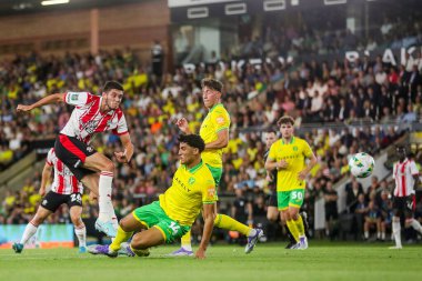 Southampton 'dan Ross Stewart, Carabao Kupası maçı sırasında Norwich City, Southampton' a karşı Norwich Road, Norwich, İngiltere 'de 26 Ağustos 2025' te çekimler yapıyor.
