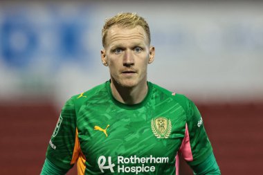 Rotherham United takımından Cameron Dawson 26 Ağustos 2025 'te Oakwell, Barnsley, Barnsley, İngiltere' de oynanan Carabao Kupası maçında Barnsley-Rotherham United maçında