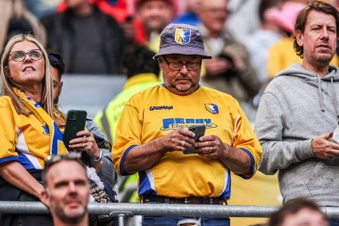 Carabao Kupası maçı sırasında Mansfield Town taraftarları Everton 'a karşı Mansfield Town Hill Dickinson Stadyumu, Liverpool, Birleşik Krallık, 27 Ağustos 2025
