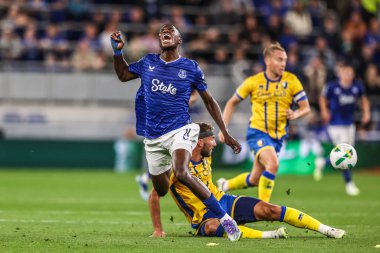 Everton 'dan Thierno Barry, Mansfield Town' dan Baily Cargill tarafından 27 Ağustos 2025 'te Liverpool' daki Hill Dickinson Stadyumu 'nda oynanan Everton Mansfield Town maçında yenildi.