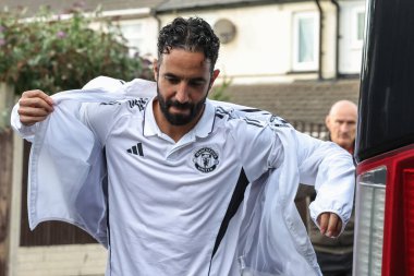 Manchester United teknik direktörü Rben Amorim, 27 Ağustos 2025 'te Blundell Park, Cleethorpes' ta Grimsby Town ile Manchester United arasındaki Carabao Kupası karşılaşmasında geldi.