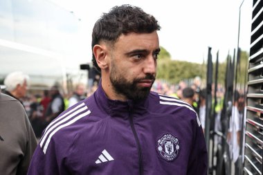 Manchester United takımından Bruno Fernandes, 27 Ağustos 2025 'te Blundell Park, Cleethorpes, Birleşik Krallık' ta oynanan Grimsby Town - Manchester United maçında sahaya çıktı.