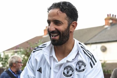 Manchester United teknik direktörü Rben Amorim, 27 Ağustos 2025 'te Blundell Park, Cleethorpes' ta Grimsby Town ile Manchester United arasındaki Carabao Kupası karşılaşmasında geldi.